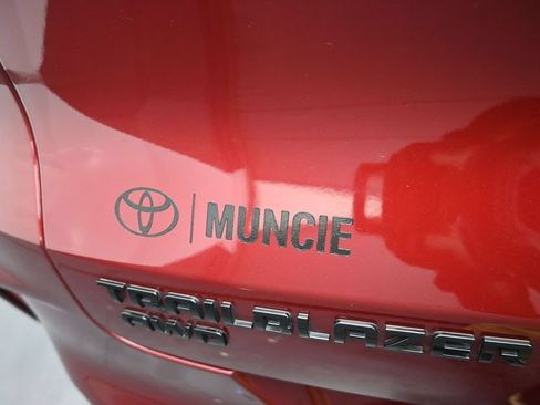 Used 2025 Chevrolet TrailBlazer RS w/ Convenience Package AWD/4WD image 37