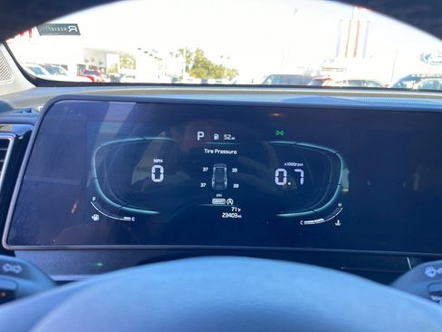 Used 2024 Kia Sportage EX image 16