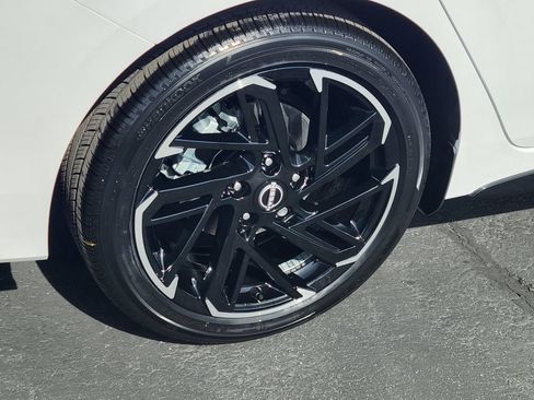 New 2026 Nissan Sentra SR w/ SR Premium Package FWD image 3