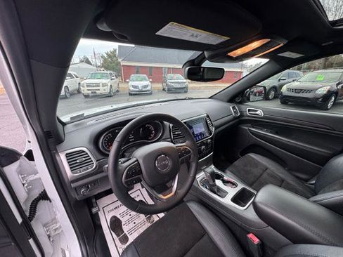 Used 2019 Jeep Grand Cherokee Altitude image 9