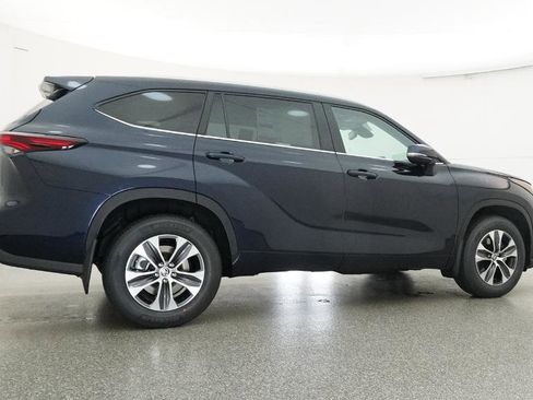 New 2026 Toyota Highlander XLE image 62