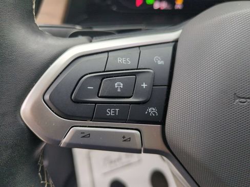 Used 2024 Volkswagen Atlas SE FWD image 17