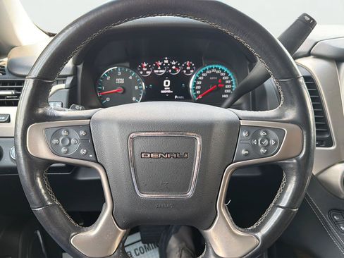 Used 2019 GMC Yukon XL Denali w/ Denali Ultimate Package AWD/4WD image 25