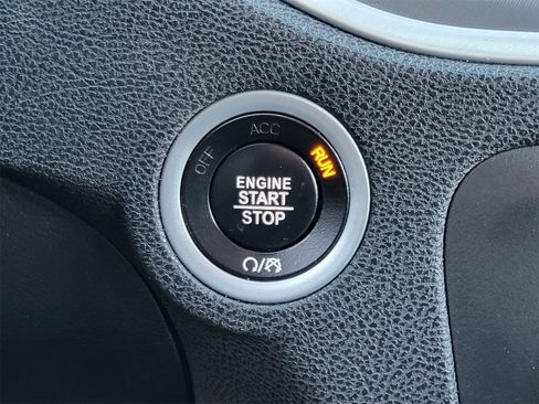 Used 2022 Dodge Charger SXT image 11