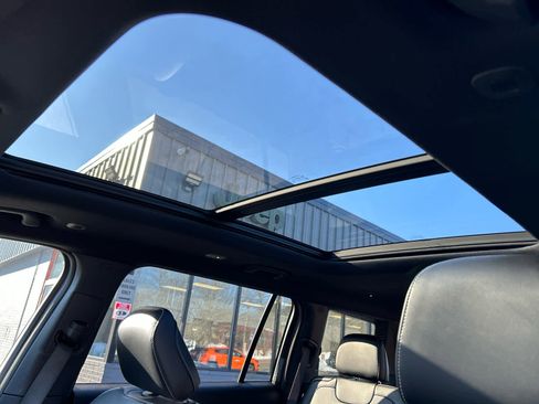 Used 2025 Jeep Grand Cherokee L Limited w/ Black Appearance Package image 22