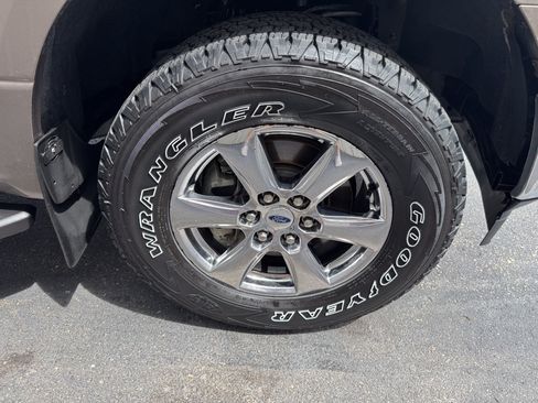 Used 2018 Ford F150 XLT w/ Equipment Group 302A Luxury AWD/4WD image 38