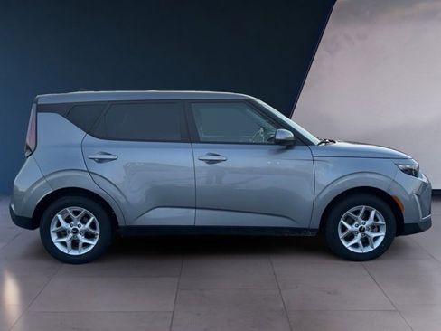 Certified 2023 Kia Soul LX w/ LX Technology Package image 6