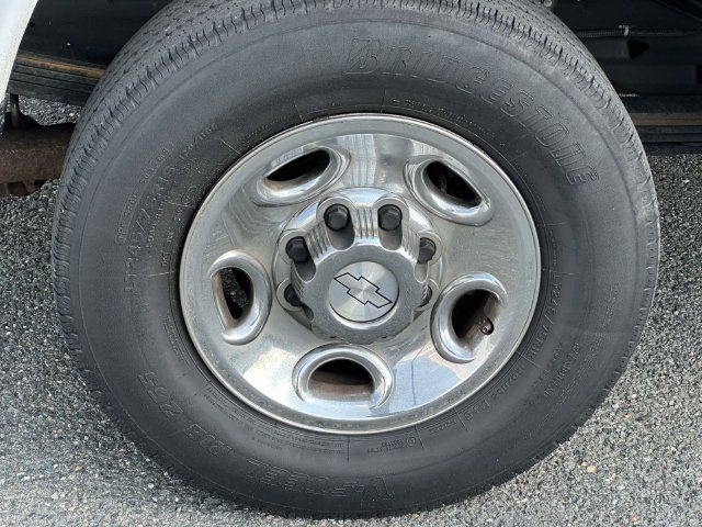 Used 2020 Chevrolet Express 3500 LT w/ LT Preferred Equipment Group RWD image 10