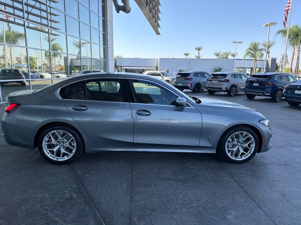 Used 2025 BMW 330i Sedan w/ Premium Package RWD image 3