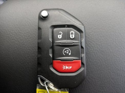 Used 2022 Jeep Wrangler Unlimited Rubicon w/ Steel Bumper Group AWD/4WD image 31