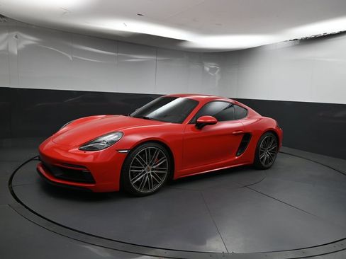 Certified 2025 Porsche 718 Cayman GTS RWD image 1