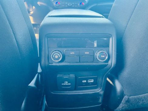 Used 2023 GMC Acadia SLE w/ Driver Convenience Package image 34