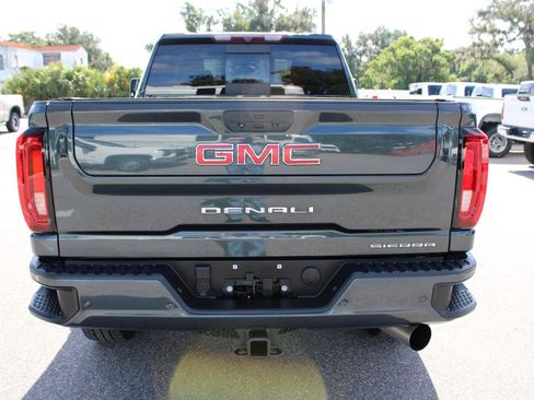 Used 2022 GMC Sierra 2500 Denali AWD/4WD image 5