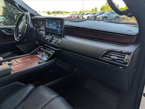 Used 2024 Lincoln Navigator Reserve AWD/4WD image 17