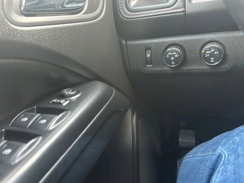 Used 2016 GMC Canyon SLE w/ All Terrain Adventure Package image 21