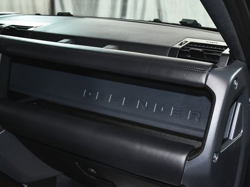 Used 2024 Land Rover Defender 130 X image 55