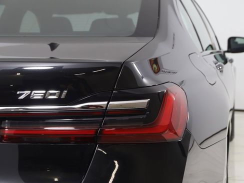 Used 2022 BMW 750i xDrive w/ M Sport Package image 60