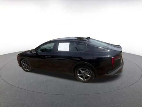 Used 2025 Kia K4 FWD image 9