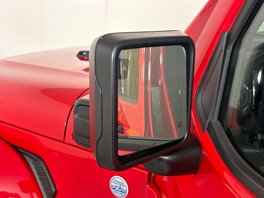 Used 2022 Jeep Wrangler Unlimited Sahara w/ Cold Weather Group AWD/4WD image 13