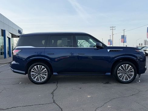 Used 2025 INFINITI QX80 Sensory image 9