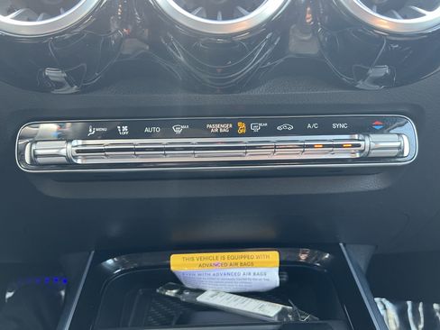 Certified 2025 Mercedes-Benz GLB 250 4MATIC image 29
