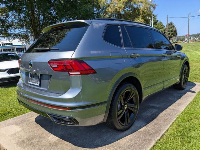 Used 2023 Volkswagen Tiguan SE R-Line FWD image 10