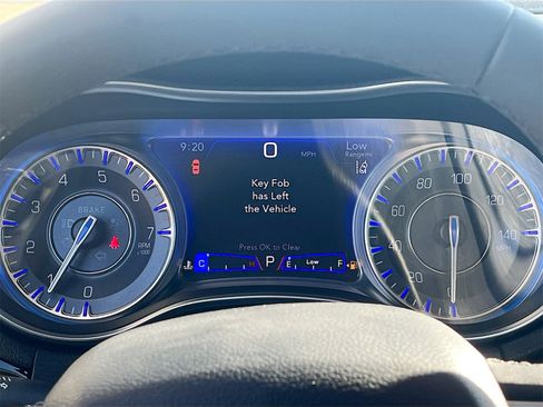 Used 2023 Chrysler 300 Touring w/ Safetytec Plus Group image 12