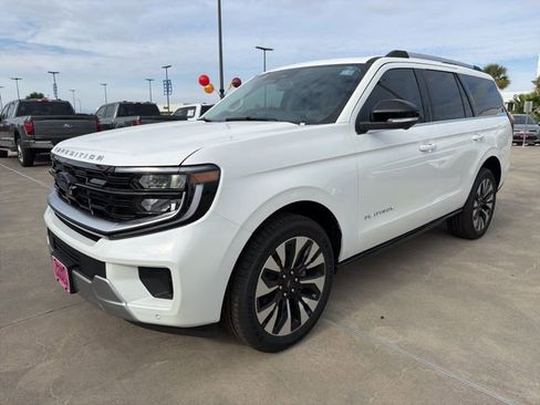 New 2025 Ford Expedition Platinum w/ Driver's Package image 3