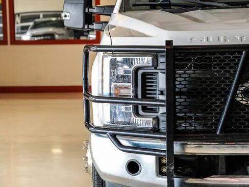 Used 2018 Ford F350 XL w/ Ambulance Prep Package image 31