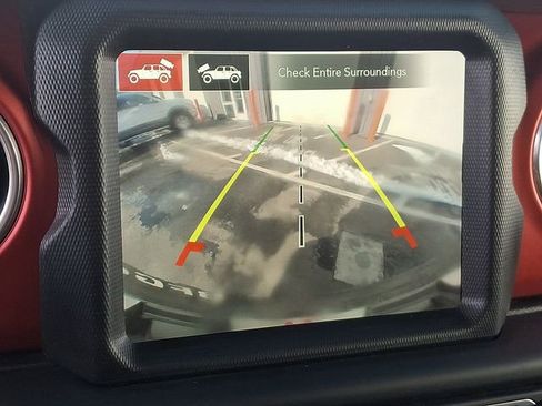 Used 2021 Jeep Wrangler Unlimited Rubicon w/ Dual Top Group AWD/4WD image 18