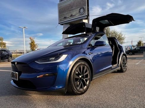 Used 2024 Tesla Model X image 31
