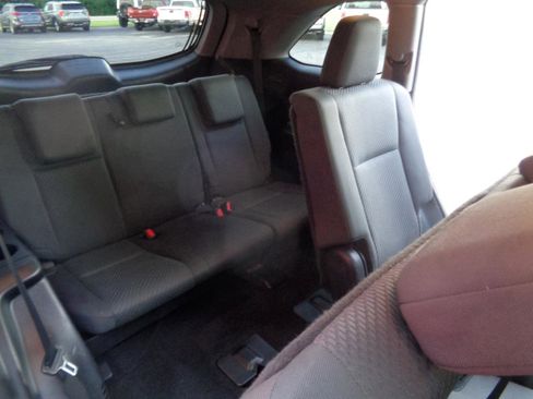 Used 2019 Toyota Highlander LE FWD image 14