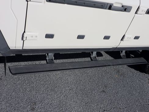 Used 2024 INEOS Grenadier Fieldmaster Edition image 27