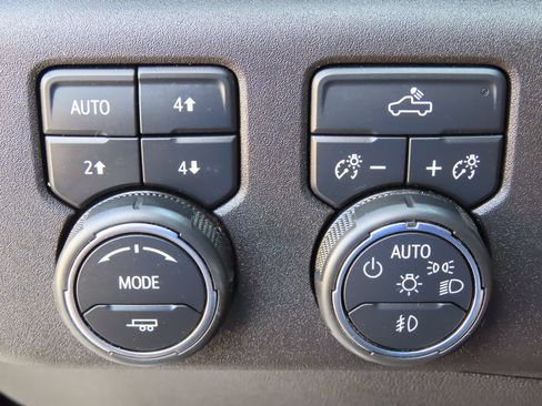 Certified 2024 Chevrolet Silverado 1500 RST w/ Convenience Package II AWD/4WD image 13