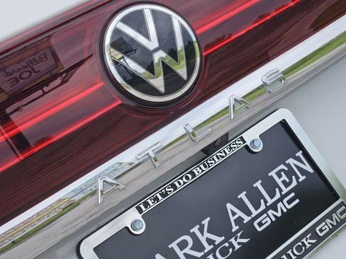 Used 2024 Volkswagen Atlas SE FWD image 11