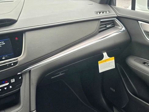 New 2026 Cadillac XT5 Luxury image 19