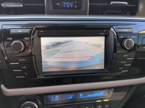 Used 2016 Toyota Corolla LE FWD image 21