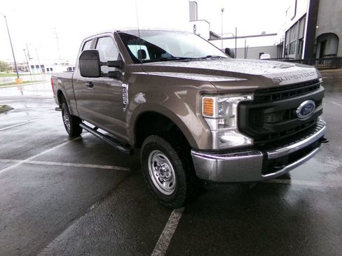 Used 2021 Ford F250 XL w/ Power Equipment Group image 4
