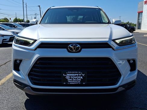 Used 2026 Toyota Grand Highlander AWD image 2