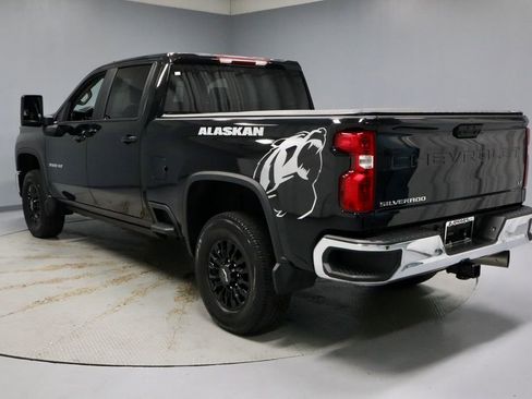 Used 2025 Chevrolet Silverado 3500 LT AWD/4WD image 10