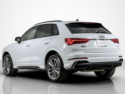 Used 2025 Audi Q3 2.0T Premium w/ Convenience Package image 3