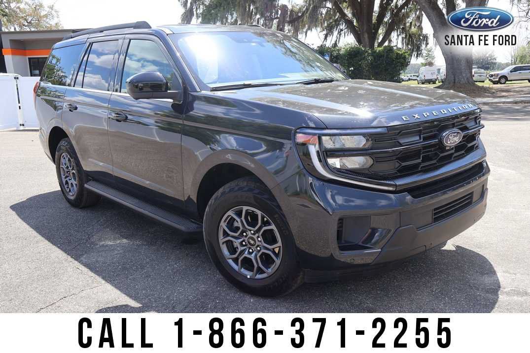 Used 2025 Ford Expedition Active RWD image 7