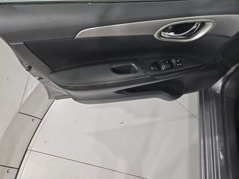 Used 2015 Nissan Sentra SV FWD image 11