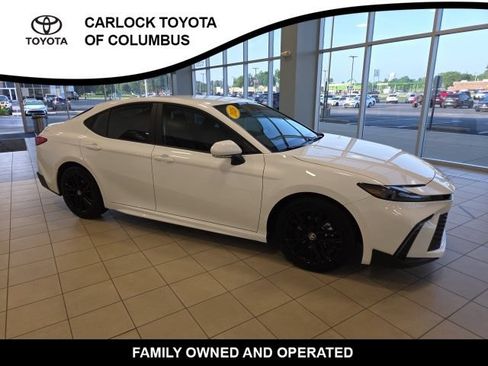 Used 2026 Toyota Camry SE FWD image 6