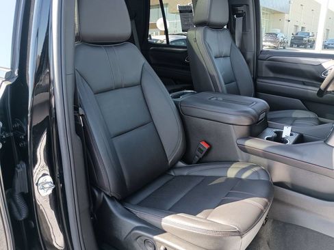 Used 2024 Chevrolet Tahoe RST w/ Luxury Package AWD/4WD image 32