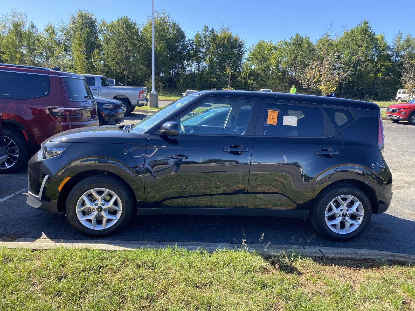 Used 2024 Kia Soul S FWD image 5
