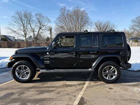 Used 2018 Jeep Wrangler Unlimited Sahara image 4