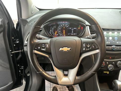 Used 2019 Chevrolet Trax LT w/ LT Convenience Package image 23