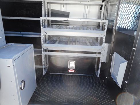 Used 2016 Chevrolet Express 2500 RWD image 19