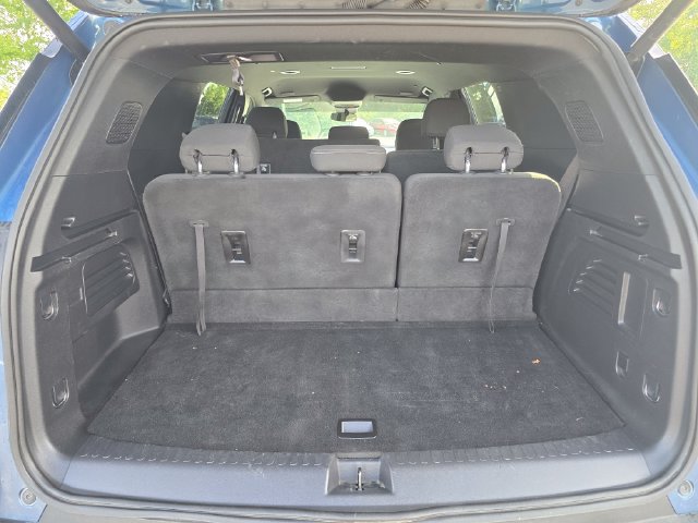 Used 2024 Chevrolet Traverse LS w/ Midnight/Sport Edition FWD image 25